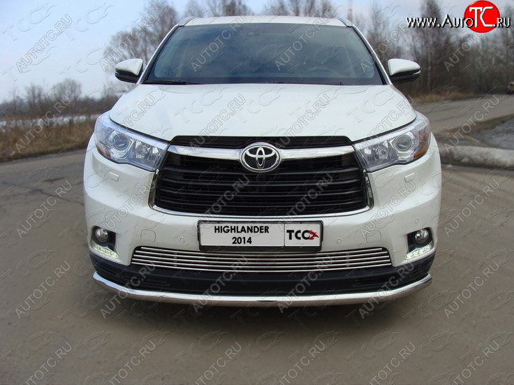 13 249 р. Декоративная вставка переднего бампера ТСС Тюнинг  Toyota Highlander  XU50 (2013-2017) дорестайлинг (d 16 мм)  с доставкой в г. Кемерово