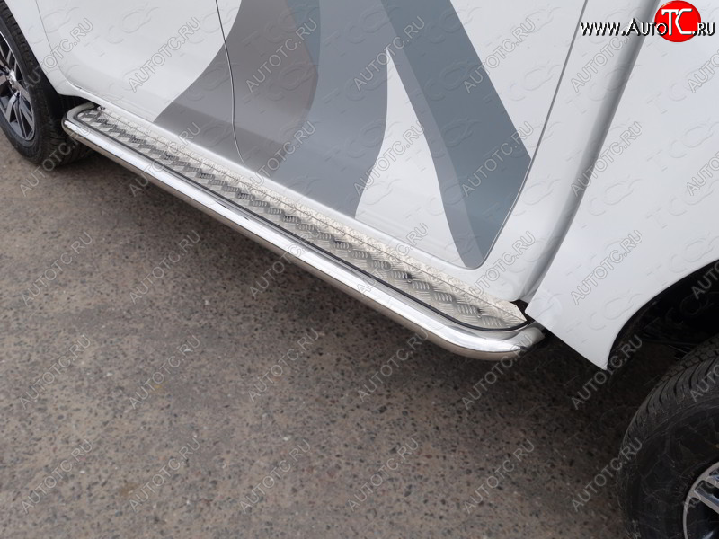 36 999 р. Пороги с площадкой 60,3 мм ТСС Тюнинг  Toyota Hilux  AN120 (2017-2020) 1-ый рестайлинг (серые)  с доставкой в г. Кемерово