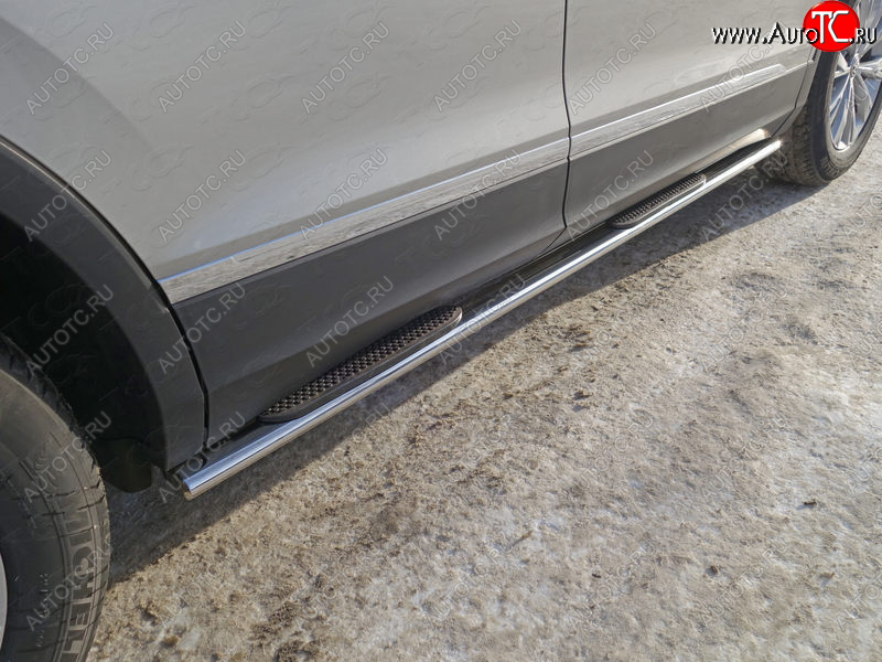 29 749 р. Пороги овальные с накладкой 75х42 мм ТСС Тюнинг  Volkswagen Tiguan  Mk2 (2016-2020) дорестайлинг (серые)  с доставкой в г. Кемерово