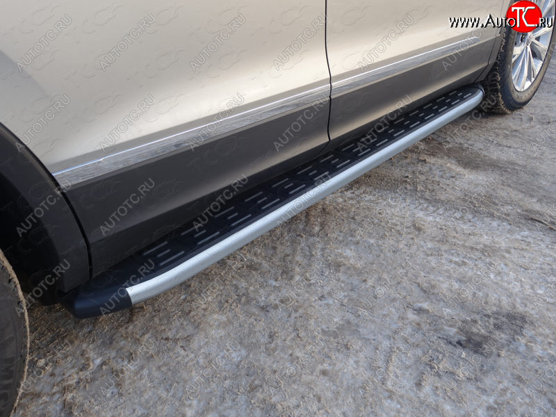 21 999 р. Пороги алюминиевые с пластиковой накладкой, ТСС Тюнинг  Volkswagen Tiguan  Mk2 (2016-2020) дорестайлинг ( карбон серебро)  с доставкой в г. Кемерово