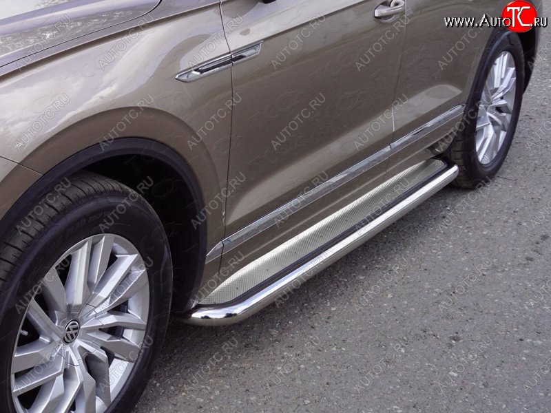 47 999 р. Пороги с площадкой 60,3 мм ТСС Тюнинг  Volkswagen Touareg  CR (2018-2025) (нержавейка)  с доставкой в г. Кемерово