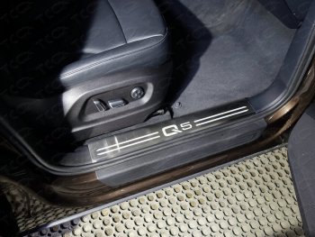Накладки на пластиковые порожки салона (нержавейка, 4 шт.) ТСС Тюнинг Audi Q5  8R (2008-2017) дорестайлинг, рестайлинг (лист шлифованный надпись Q5)