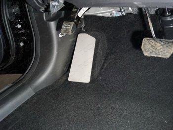 Накладка площадки левой ноги, ТСС Тюнинг Mitsubishi L200  5 KK,KL (2018-2022) рестайлинг (лист алюминий 4 мм)