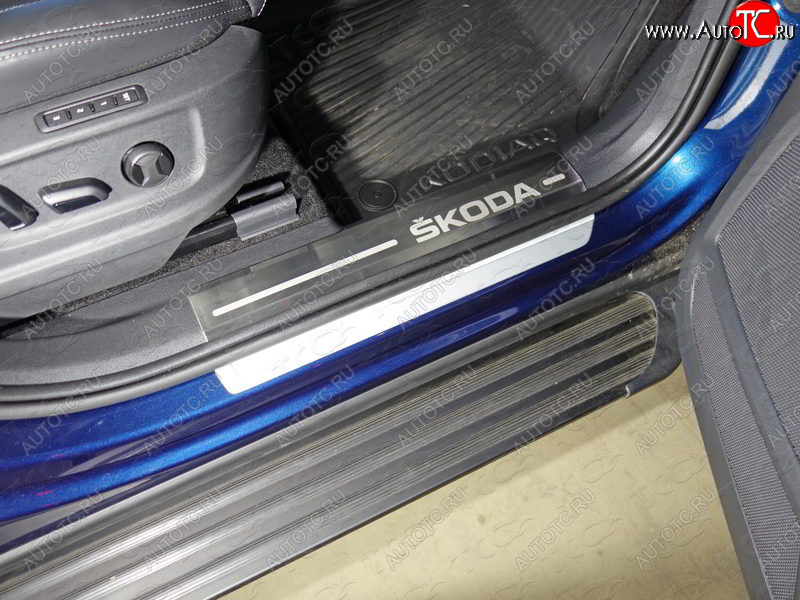 3 999 р. Накладки на пластиковые пороги, ТСС Тюнинг  Skoda Kodiaq  NU7 (2017-2021) дорестайлинг (лист шлифованный надпись Skoda)  с доставкой в г. Кемерово
