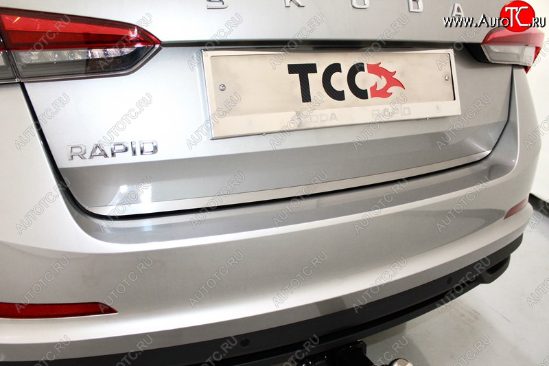 1 199 р. Накладка на заднюю дверь, ТСС Тюнинг  Skoda Rapid  MK2 (2019-2025) (Лист шлифованный)  с доставкой в г. Кемерово