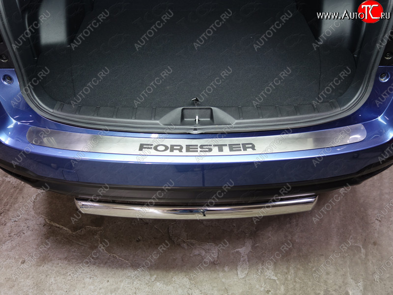 4 999 р. Накладка на задний бампер, ТСС Тюнинг  Subaru Forester  SJ (2016-2019) рестайлинг (лист шлифованный надпись Forester)  с доставкой в г. Кемерово