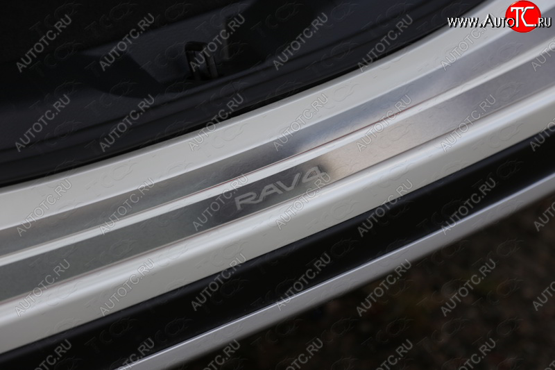 3 999 р. Накладки на задний бампер, ТСС Тюнинг  Toyota RAV4  XA40 (2015-2019) 5 дв. рестайлинг (лист шлифованный надпись RAV4)  с доставкой в г. Кемерово