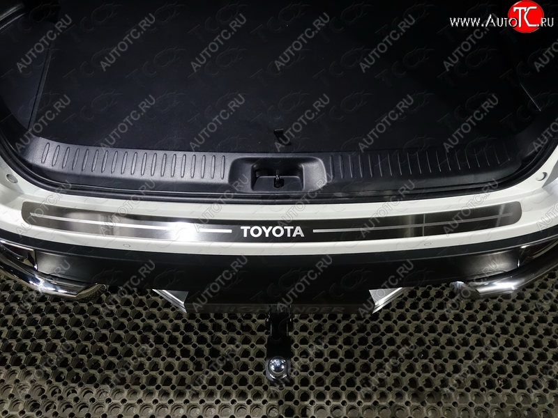 3 999 р. Накладка на задний бампер, ТСС Тюнинг  Toyota Highlander  XU50 (2016-2020) рестайлинг (лист шлифованный надписьToyot)  с доставкой в г. Кемерово