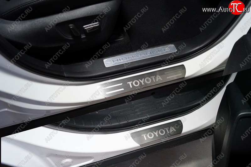 4 699 р. Накладки на пороги, ТСС Тюнинг  Toyota Highlander  XU70 (2020-2025) (лист шлифованный надпись Toyota)  с доставкой в г. Кемерово