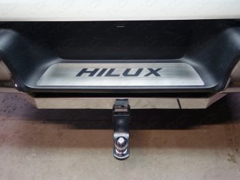 Накладка на задний бампер, ТСС Тюнинг Toyota Hilux Revo (2015-2018) Double Cab дорестайлинг (лист шлифованный надпись HILUX)