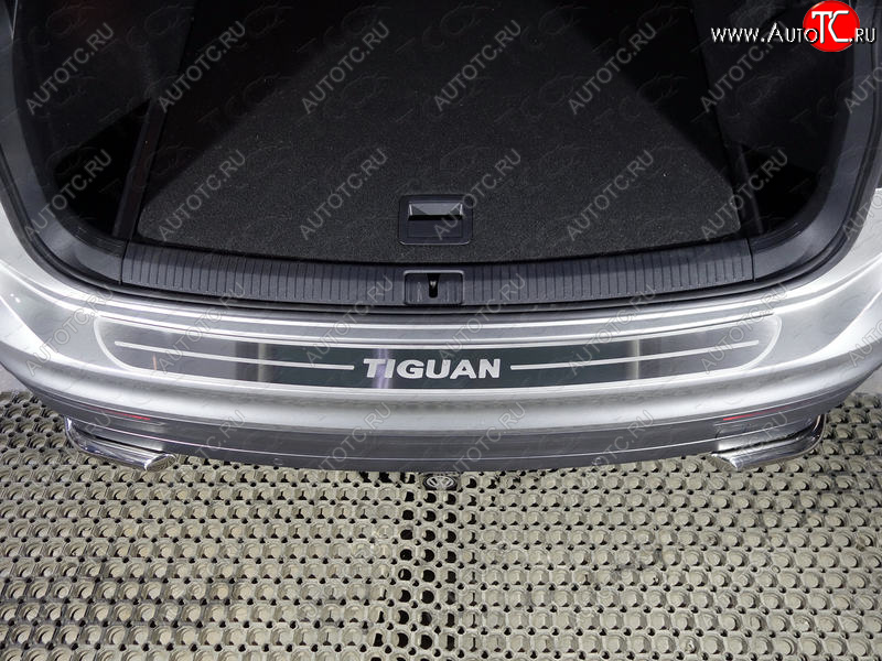 2 999 р. Накладка на задний бампер, ТСС Тюнинг  Volkswagen Tiguan  Mk2 (2016-2022) дорестайлинг, рестайлинг (лист шлифованный надпись Tiguan)  с доставкой в г. Кемерово