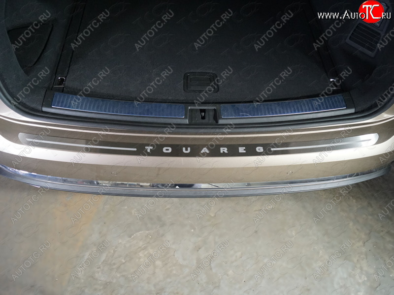 3 999 р. Накладка на задний бампер, ТСС Тюнинг  Volkswagen Touareg  CR (2018-2025) (лист шлифованный надпись Touareg)  с доставкой в г. Кемерово