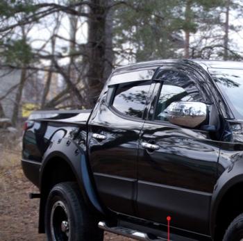 Молдинг двери передний правый Русская Артель Mitsubishi L200 5 KK,KL дорестайлинг (2015-2019)