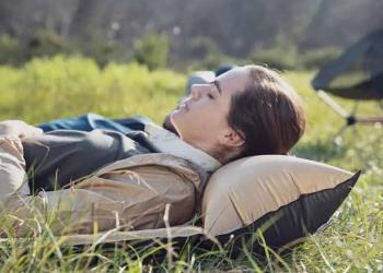 2 999 р. Коврик самонадувающийся с подушкой Naturehike, 185х60х2,5 см, песочный Naturehike nh15q002-d-yesn  с доставкой в г. Кемерово. Увеличить фотографию 4