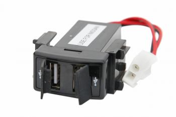 1 269 р. Розетка USB 3,1A для Nissan 35x13 РИФ rif22-4-1013100  с доставкой в г. Кемерово. Увеличить фотографию 1