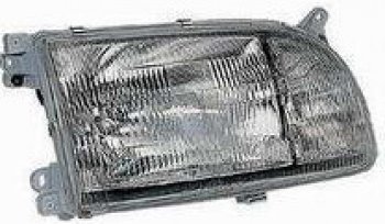 Правая фара BodyParts Toyota Hiace  H100 (1993-1998) минивэн 1-ый рестайлинг (Япония)