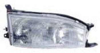 Правая фара BodyParts Toyota Camry  XV10 (1991-1996) седан