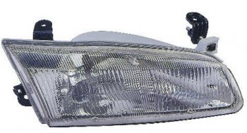 Правая фара BodyParts Toyota Camry  XV20 (1999-2001)