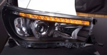 HILUX ФАРА Л+П (КОМПЛЕКТ) ЛИНЗОВАН , П КОРРЕКТОР , ДИОД , С БЕГУЩИЙ УК.ПОВОР , ВНУТРИ ЧЕРН ТЮНИНГ (SONAR) SONAR tyhix15-003-n