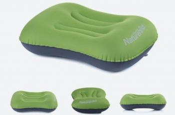 1 369 р. Подушка туристическая надувная Naturehike 42x32x11см, зеленая  nh17t013-z-gr  с доставкой в г. Кемерово. Увеличить фотографию 2