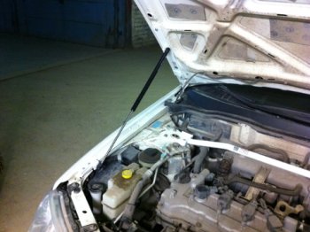 Упор капота Nissan Almera Classik (2006-) ТехноМастер ТехноМастер 8231.8400.04