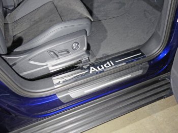 Накладки на пластиковые пороги (без пневмоподвески, 2 шт) ТСС Тюнинг Audi Q5  FY (2017-2020) дорестайлинг (Зеркальный лист, Надпись audi)