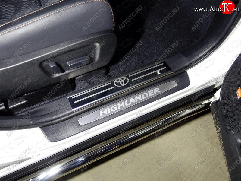 1 000 000 р. Накладки на пластиковые пороги (2шт) ТСС Тюнинг Toyota Highlander XU50 рестайлинг (2016-2020) (лист зеркальный логотип Toyota)  с доставкой в г. Кемерово