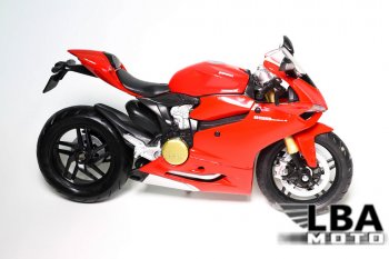 Модель мотоцикла Ducati 1199 Красного цвета масштаб 112  пм-00002232