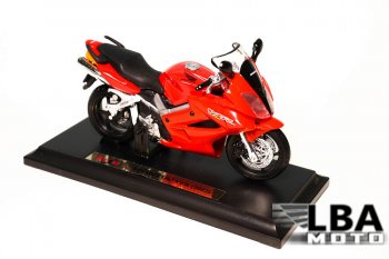 Модель мотоцикла Honda VFR800 Красного цвета масштаб 1 18  пм-00002243