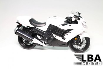 Модель мотоцикла Kawasaki Ninja ZX-14R Белого цвета масштаб 112  пм-00004979