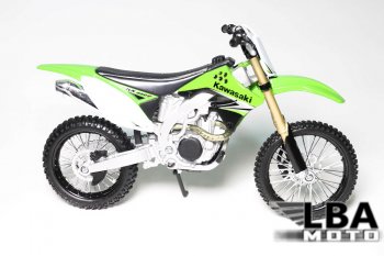 Модель мотоцикла Kawasaki KX-450F Зеленого цвета масштаб 112  пм-00004981