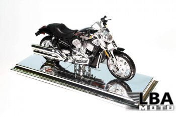 Модель мотоцикла Harley-Davidson VRSCR Street Rod масштаб 118  пм-00008002