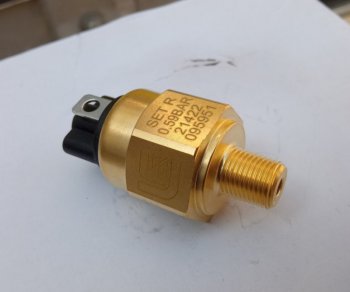 Датчик давления масла ДВС 30B0131 LIUGONG 30b0131