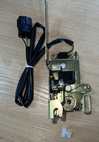 1 659 р. Замок двери правый (механизм) Sitrak VALMO000662    SITRAK 811w62680-6142  с доставкой в г. Кемерово. Увеличить фотографию 3