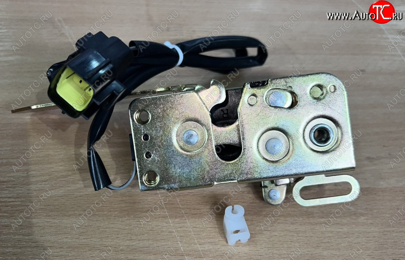 1 659 р. Замок двери правый (механизм) Sitrak VALMO000662    SITRAK 811w62680-6142  с доставкой в г. Кемерово