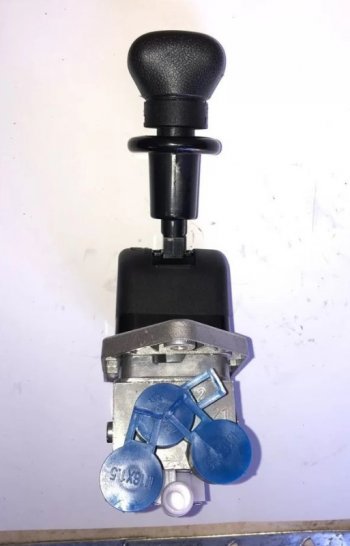 1 689 р. Кран ручного тормоза Howo T5G 811W52315-6156 VALMO000533 SITRAK 811w52315-6156  с доставкой в г. Кемерово. Увеличить фотографию 3