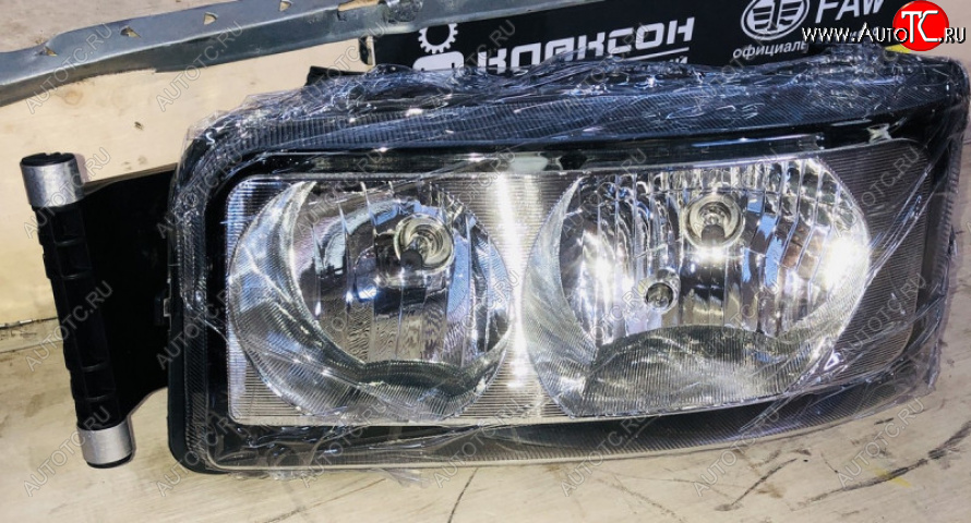 11 649 р. Фара передняя левая HOWO T5G VALMO000540 SITRAK SITRAK 811w25101-6001  с доставкой в г. Кемерово
