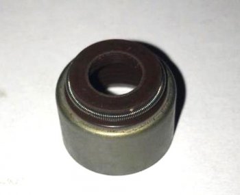 Колпачок маслосъемный двигателя TD226B6G 13023391W010250680SP105245 DEUTZ 13023391w010250680sp105