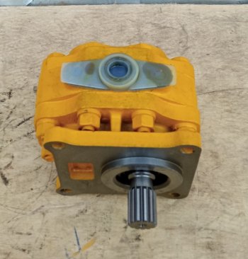 Насос гидравлический рулевого управления SD16 SHANTUI 16y-76-06000