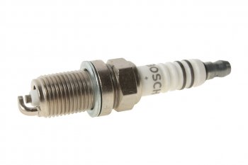 199 р. Свеча зажигания FR7DC+0.9 (замена для 579,882,676) BOSCH BOSCH 0242235666  с доставкой в г. Кемерово. Увеличить фотографию 1