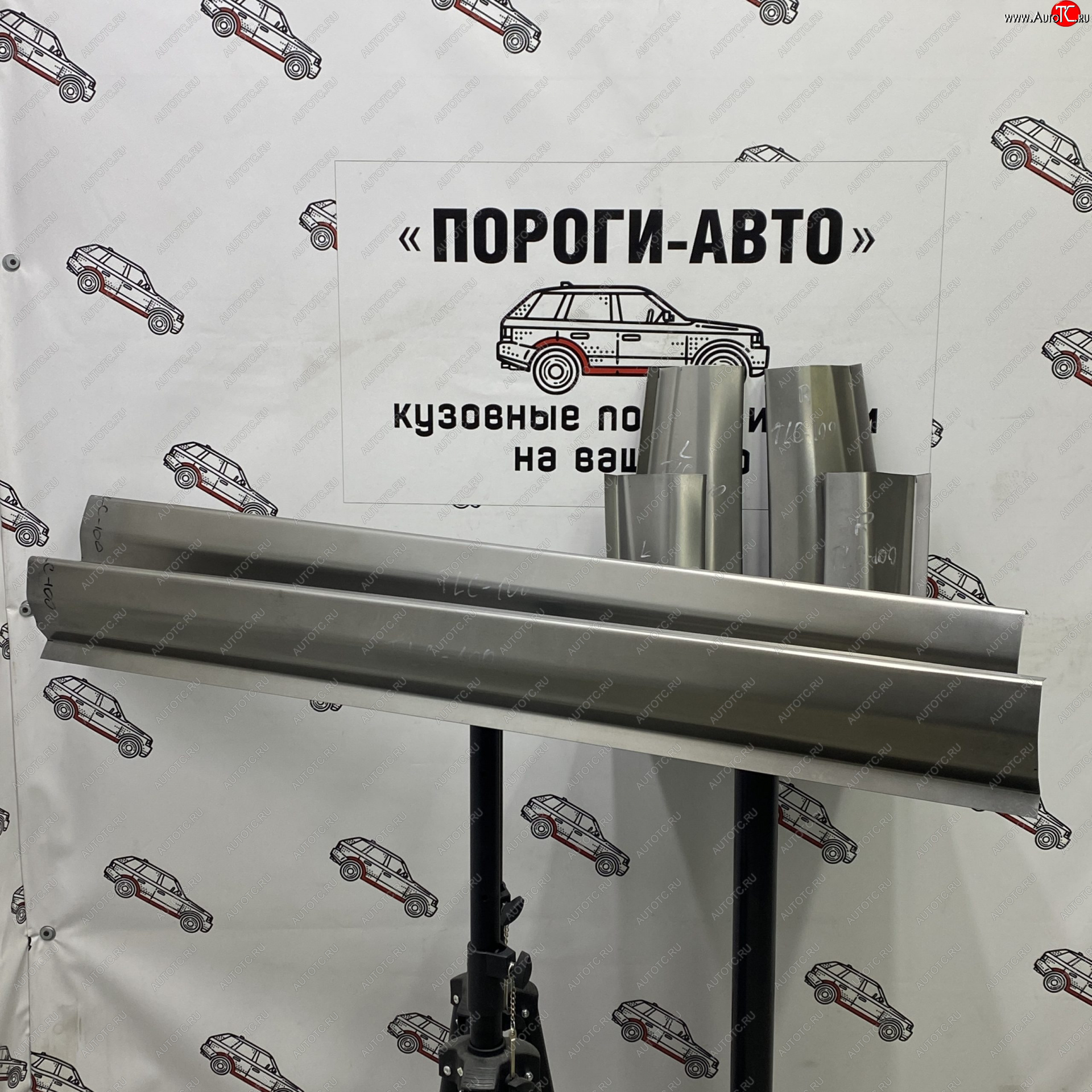1 999 р. Правый ремонтный порог Пороги-Авто  Toyota Land Cruiser  100 (1998-2007) дорестайлинг, 1-ый рестайлинг, 2-ой рестайлинг (Холоднокатанная сталь 1 мм)  с доставкой в г. Кемерово
