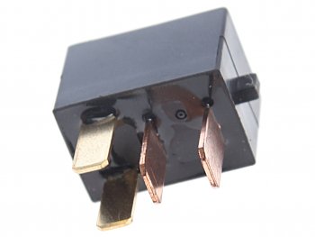 569 р. Реле MITSUBISHI,TOYOTA противотуманных фар BOSCH BOSCH 0986ah0092  с доставкой в г. Кемерово. Увеличить фотографию 2