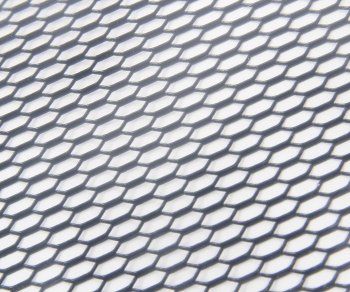 1 089 р. Решетка радиатора сетка (черная) 100х50см (соты 6х12 мм) GRILLE TUNING GRILLE TUNING 100х50 (соты ) black  с доставкой в г. Кемерово. Увеличить фотографию 2