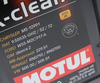 5 799 р. Масло моторное 8100 X-CLEAN C3 5W40 синт.5л MOTUL MOTUL 102051  с доставкой в г. Кемерово. Увеличить фотографию 2