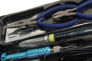 2 199 р. Набор для пайки (USB паяльник 8Вт,кусачки,тонкогубцы,подставка,припой,отвертка) REXANT REXANT 12-0168  с доставкой в г. Кемерово. Увеличить фотографию 3