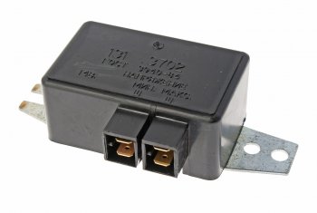 1 159 р. Реле регулятор напряжения ГАЗ-3307 генератора 16.3701 (в упаковке) АВТОПРИБОР-КЗАЭ КЗАЭ 131.3702000  с доставкой в г. Кемерово. Увеличить фотографию 1