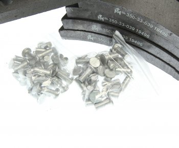 3 099 р. Накладка тормозной колодки MAN MERCEDES (410x223) стандарт 64 отв. 8x18  93059 (8шт.) MEGAPOWER MEGAPOWER 350-33-039  с доставкой в г. Кемерово. Увеличить фотографию 2