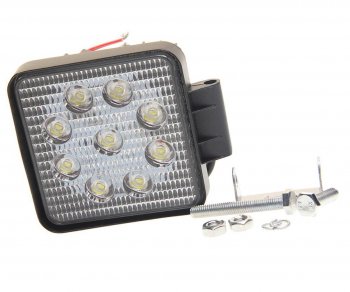 1 269 р. Фара рабочего света квадратная 110х110мм 27Вт (9 LED) рассеянный свет (Flood) 12-24V MEGAPOWER MEGAPOWER 370-30-003  с доставкой в г. Кемерово. Увеличить фотографию 1