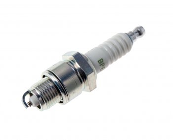299 р. Свеча зажигания ГАЗ-2410 АИ-92 V-LINE №18 NGK (1шт.) NGK 3975  с доставкой в г. Кемерово. Увеличить фотографию 1