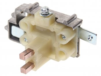 619 р. Щеткодержатель КАМАЗ ЕВРО генератора 6582.3701-01 в сборе 28V ЭНЕРГОМАШ ЭНЕРГОМАШ 6582.3701-01  с доставкой в г. Кемерово. Увеличить фотографию 1